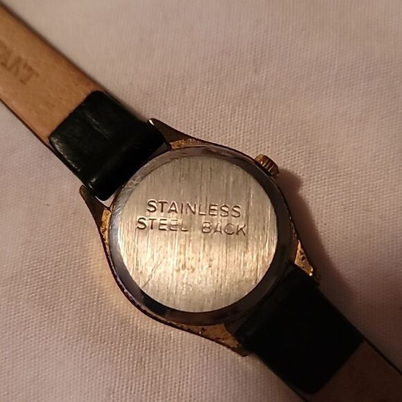 Wakmann Quartz Ladies Watch Goldtone Case Black Leather Band Auto Set - Picture 7 of 11